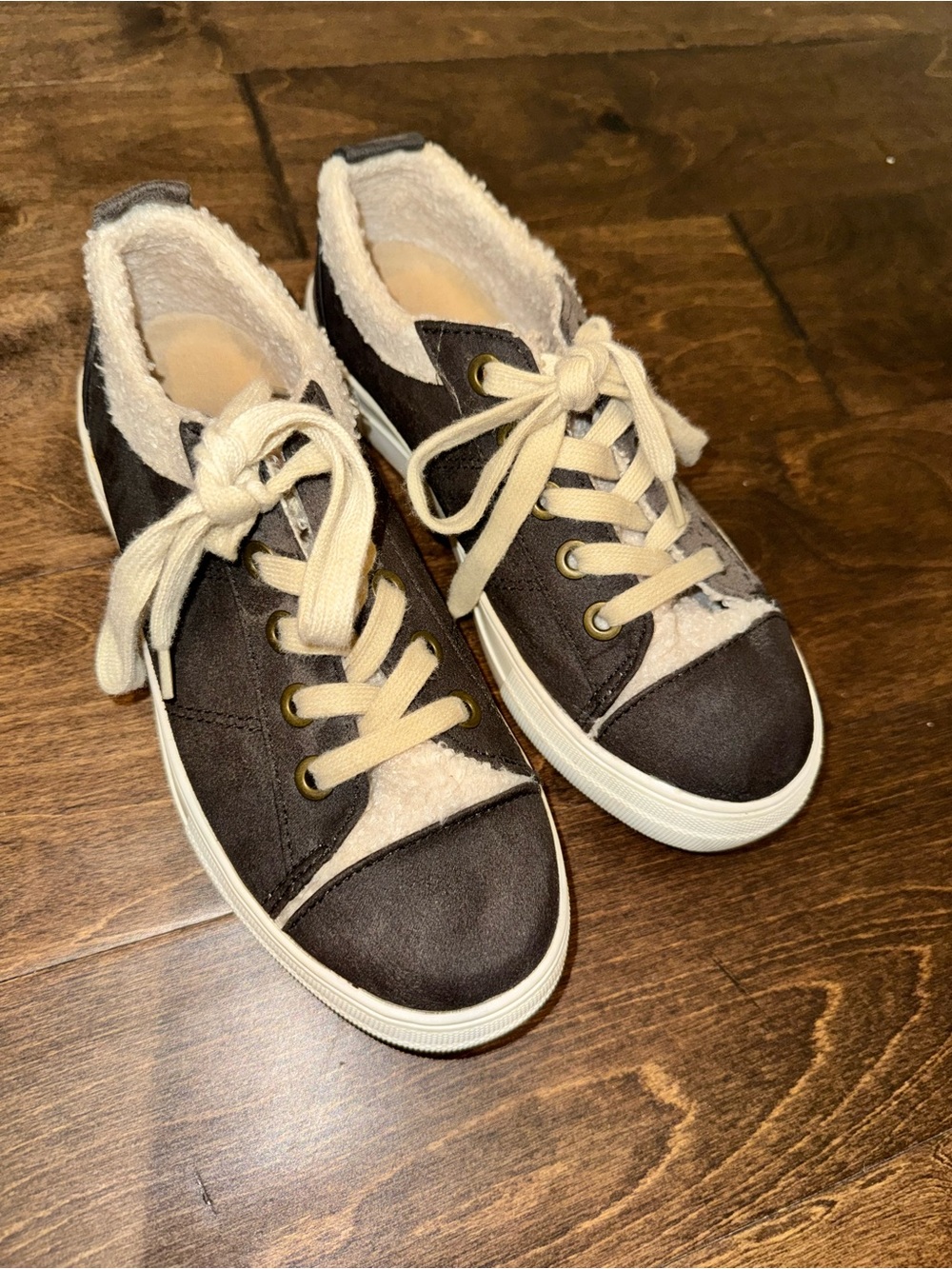 Soda Brown Sneakers with Cream Sherpa and Laces